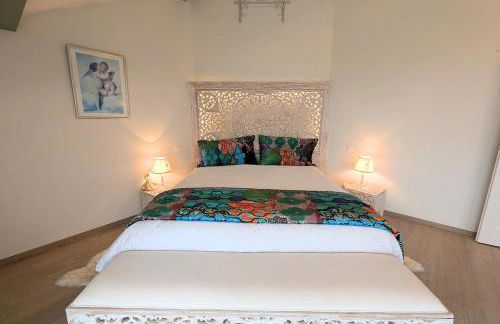 Luxurious Villa with Pool - Foto 8