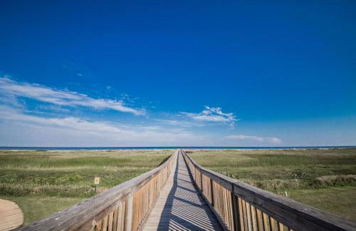 Cozy Beach Home with Resort Amenities, Oceanbay, lake views and 3 decks! - Foto 41