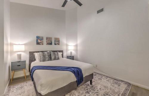 Creekwater | Pebbletech Pool & Spa 10 Min to Strip - Photo 23