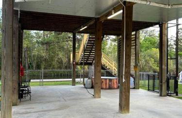 Bay Breeze Bliss-Hot Tub, Bar and Canal 5mi to Beach - Foto 46