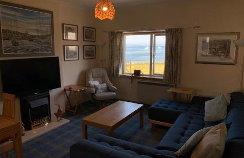 Beach Front Flat, Brodick - Photo 10