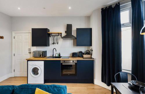 Stylish modern apartment near the city centre with nearby off-road parking - Foto 29