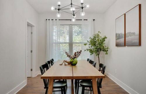 Tropical Pool Oasis - 5 BR Foosbal Cinema - Photo 5