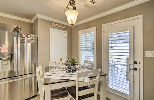 Luxe Home 30 Miles to Houston with Pool and Grill - Foto 12