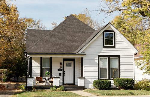 "The Homestead" UPSCALE STAY - Downtown with Yard - Foto 25