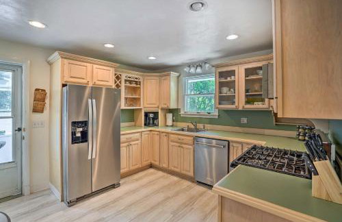 Stockbridge Home Walk to Town Beach! - Foto 7