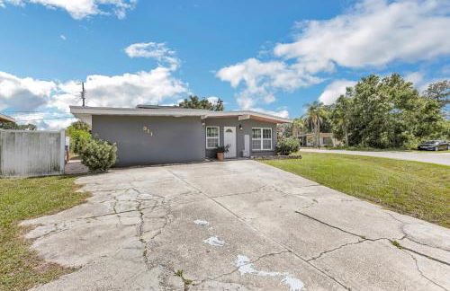 Amazing 'Hot Tub' Home Minutes To Hospitals & Beaches - Photo 27