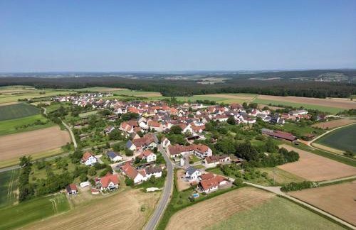 Gemütliches Ferienhaus in Schnaid mit zwei separaten und geräumigen Wohnungen - ausgestattet mit je einer großen Küche, zwei Schlafzimmern und einem Badezimmer - Foto 17
