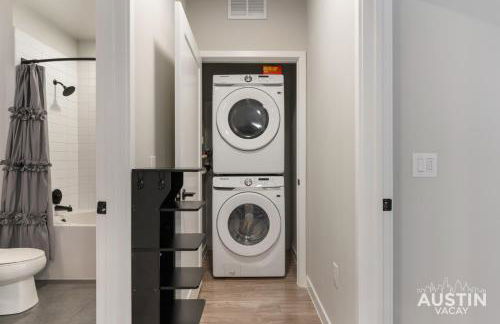 Pool Boxing Gym and Live Music Drinks 2BR 2BA S Austin Condo By Austin Vacay - Foto 5