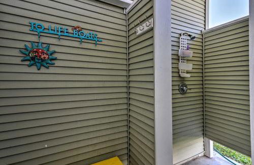 Walk to Galveston Beach Pet-Friendly Home with Deck - Foto 31