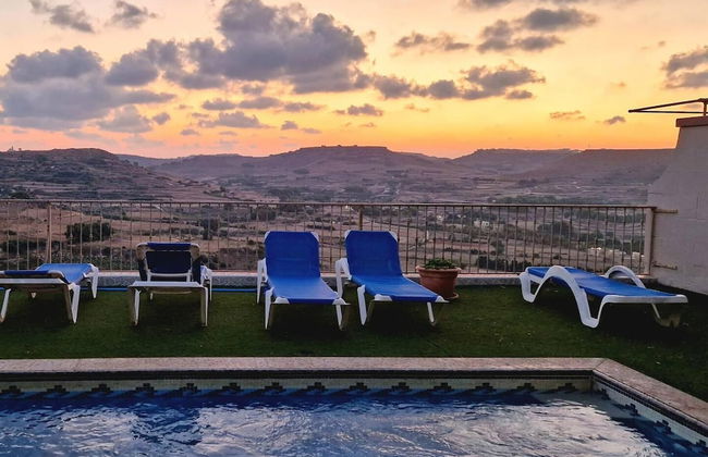 Modern 4-bed Home in Ix-xaghra, Valley View Pool - Foto 13