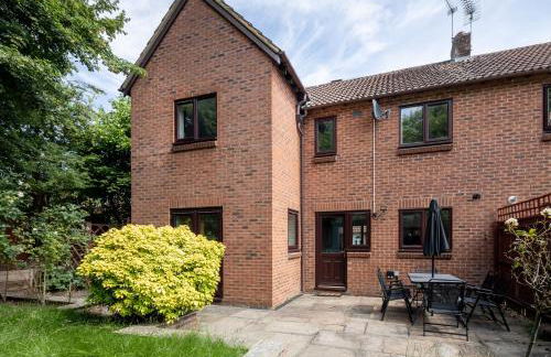 Comfy Chippenham Double Ensuite Home with Large Garden with Parking x 4 - Foto 49