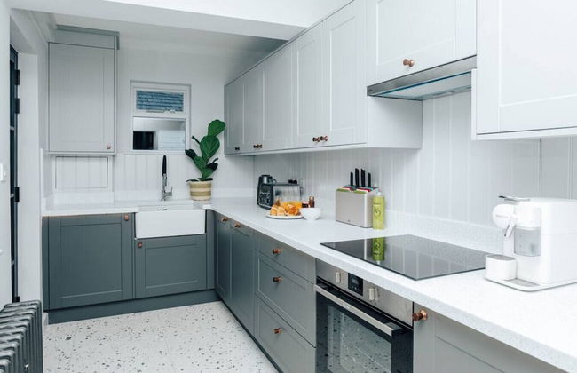 The Neptune - From 125 Per Night - Photo 2