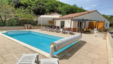 Gîte myosotis Piscine Privée 4 Chambres - Foto 4, sunbed