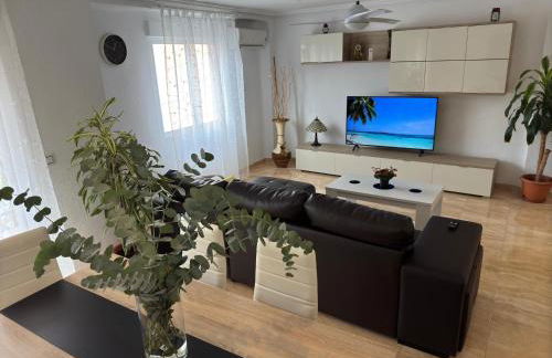 Alenia Apartments - Photo 2