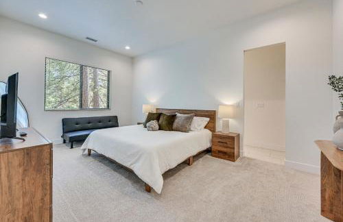 Flagstaff Group Getaway with Game Room and Deck - Photo 11