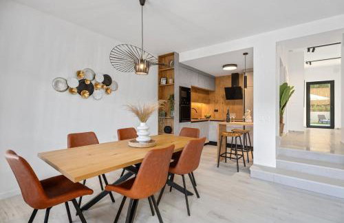 Apartment Gironi with Pool, Jacuzzi - Photo 14