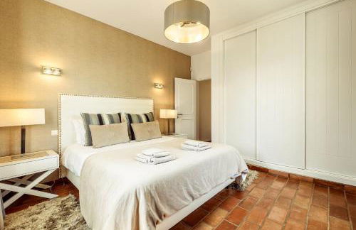 Lovely Very Private Villa with Beautiful Gardens - Foto 35