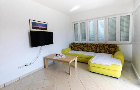 2 Bedroom Amazing Apartment In Klek - Photo 4