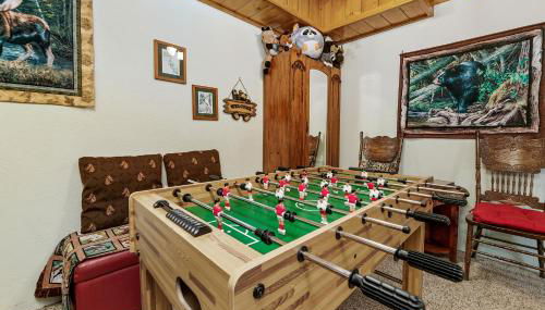 Catalina Retreat -Cozy mountain home in a tree filled neighborhood, plenty of games and a hot tub! - Foto 4, Game Room