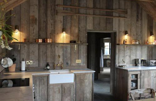 Riverside 2 Bed Cabin With Paddle Boards & Bikes - Foto 2