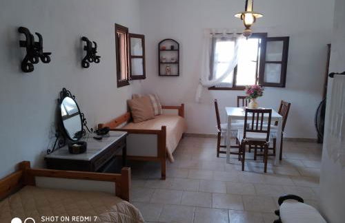 Charouda stone tower xenonas - Foto 11