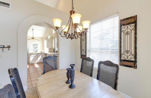 Pool and Spa! Goodyear Home, 1 Mi to Golfing - Foto 9