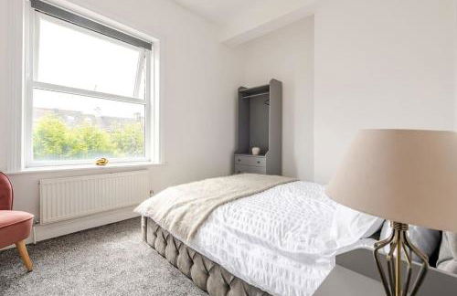 5min to Huddersfield Royal Infirmary Hospital - Foto 11