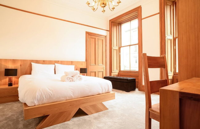 JOIVY 5 Bedroom Apt Near Meadows & George Square - Foto 7