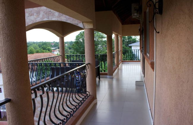 Remarkable 2-bed Apartment in Kingston - Photo 12