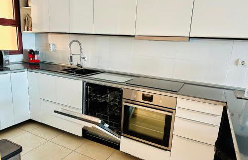 Su Eminencia - Sea View Apartment with Modern Comforts - Foto 23