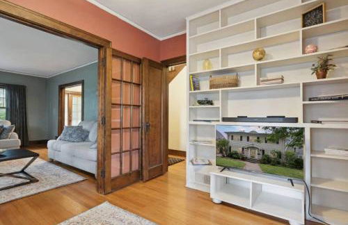 Walk to Notre Dame Harter Heights Hideaway - Foto 10