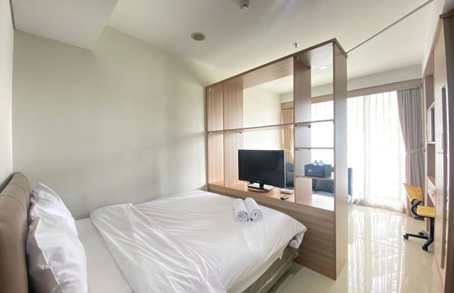 Stylish & Comfy Studio at Dago Suites Apartment - Photo 3