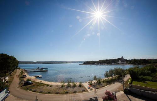 Villa Lavanda - family friendly, beachfront - Photo 12