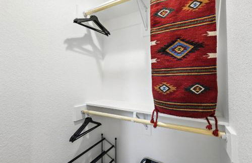 Newly Remodeled 3 Bedroom Bespoke Home Near Fort Worth - Photo 23