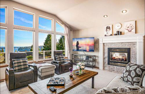 Spacious 3BR3BA with Spectacular Water Views - Foto 1