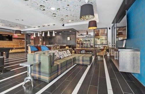 CozySuites 2BR Mill District with pool, gym #02 - Foto 33