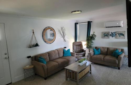 Marsh House, HOT TUB, Waterfront, KING bed, Close to Lejeune, - Foto 25