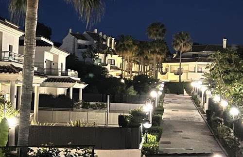 STYLISH TOWNHOUSE IN BEACHFRONT COMPLEX - Photo 21