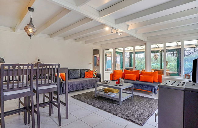 Bright Holiday Home in Lanaken near Lake with Garden - Foto 15