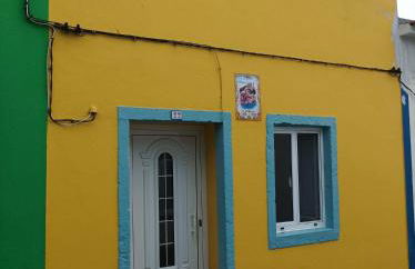 Blue And Gold Cozy Home - Photo 7