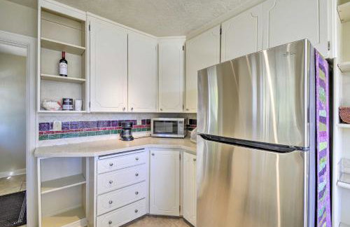 Direct Beach Access Getaway on Port Orchard! - Foto 9