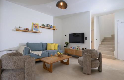 House 143 steps to the sea - Photo 9