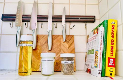 2 BR 2 BA - Eco House and Garden Vacation Retreat and Remote Workspace for Families, Couples and Solo Travelers in Coveted Culver - Foto 18