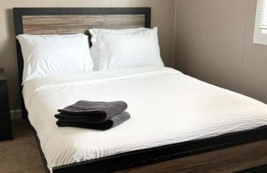 Charming Cottage with Fenced Backyard Pet Friendly - Foto 6