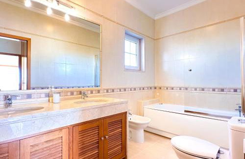 Balaia Poolside House with Sea View by BeCherish - Foto 30