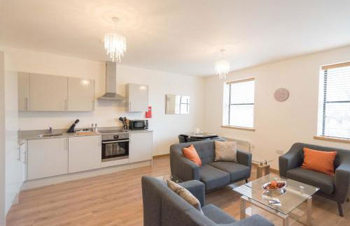 Comfortable 2BR Swindon Long Stay - Foto 1