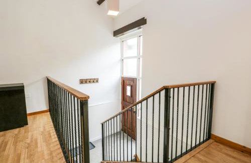 Coach House - Photo 31