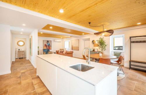 Vila Amorim - Stylish 4BR Home with Jacuzzi - Foto 19