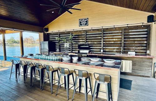 Ultimate Lake Resort Xtravaganza - Luxury - Waterfront - Boathouse - Sleeps 18 - Photo 50